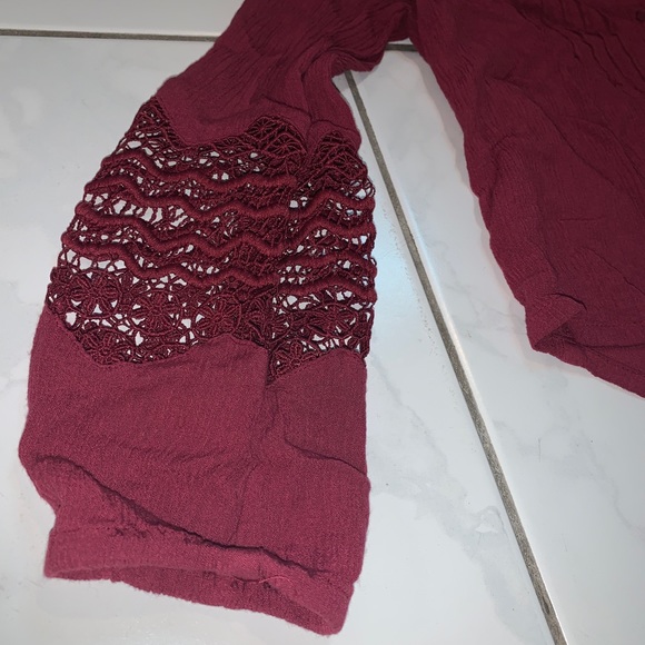 Roxy slightly cropped lace long sleeve maroon top - Picture 3 of 9